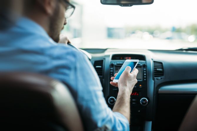Voznja, automobil, telefon Voznja, automobil, telefon