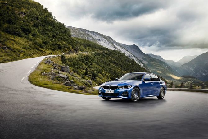 BMW 328i
