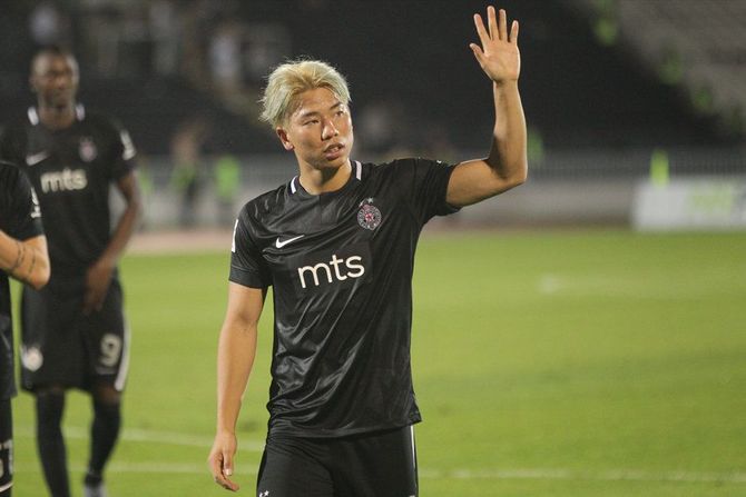 Takuma Asano, FK Partizan