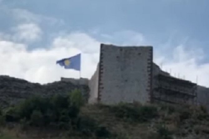 Novo Brdo, zastava Kosova