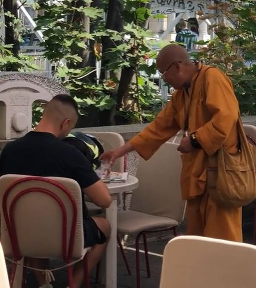budistički monah u sarajevu