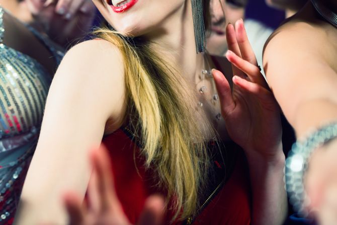 nocni klub provod devojka devojke zurka izlažak nocni klub provod devojka devojke zurka izlažak