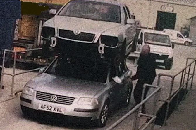 Auto škoda pasat prevoženje Vels