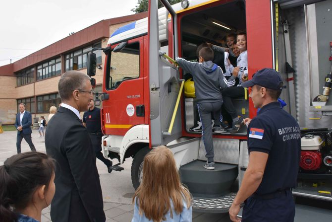 Niš, Nebojša Stefanović, osnovna škola