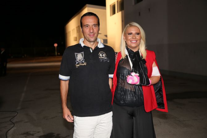 Ulazak u zadrugu 3, voditeljka Dea Djurdjevic, Mladen Mijatovic Ulazak u zadrugu 3, voditeljka Dea Djurdjevic, Mladen Mijatovic