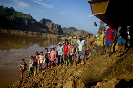 Mjanmar, kopanje zada