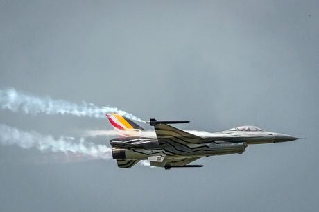 Avion F16, pao u Francuskoj