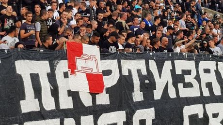 Derbi, Grobari u Humskoj