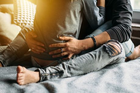 Par u krevetu, sex, seks, romantika Par u krevetu, sex, seks, romantika