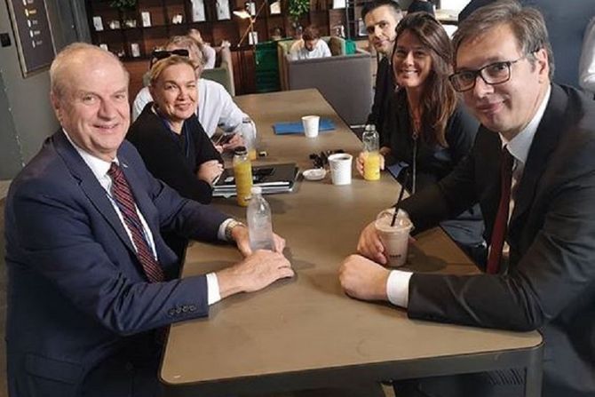 Vučić i saradnici u Njujorku Vučić i saradnici u Njujorku