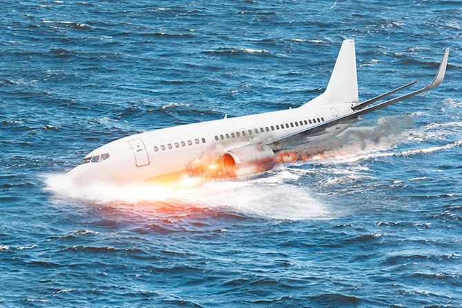 Avionska nesreća, pad u more, okean, vodu