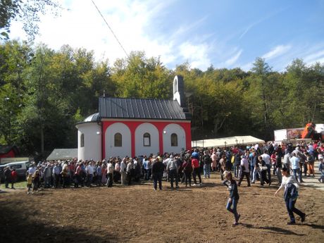 Gornji Rakovac, podizanje crkve, Crkva Rođenja Presvete Bogorodice
