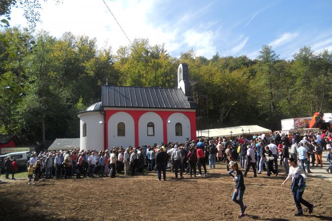 Gornji Rakovac, podizanje crkve, Crkva Rođenja Presvete Bogorodice