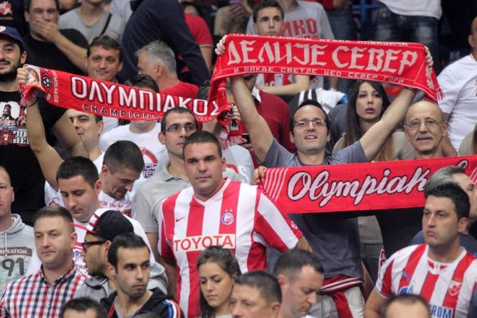 Delije Sever, Gate 7, FK Crvena zvezda, FK Olimpijakos, KK Crvena zvezda, KK Olimpijakos, navijači