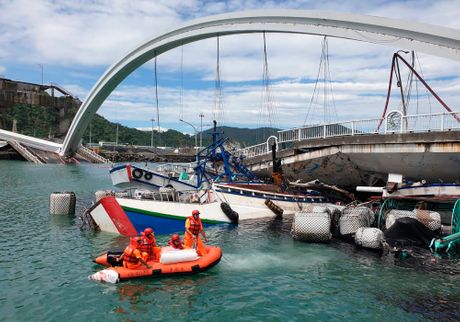 Tajvan, srušio se srušen most, taiwan