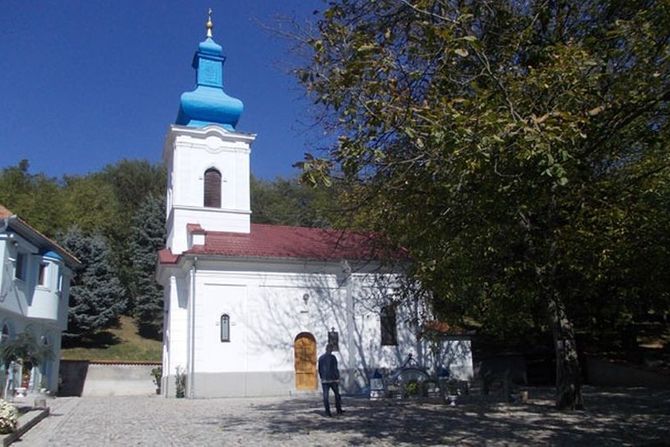 manastir svete petke fruska gora