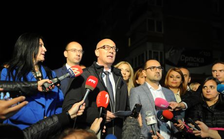 Kosovska MITROVICA SRPSKA LISTA PROSLAVA Kosovo izbori glasanje