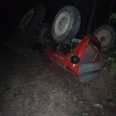 prevrnut traktor Pinosava