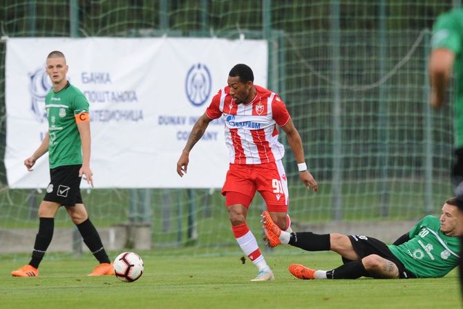 FK Crvena zvezda, FK Trepča, Veljko Simić, Radživ Van la Para