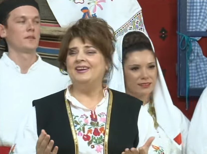 Jedna žena zaljubljena u pesmu, neizlečivo: Sećanje na Snežanu Đerdan ...