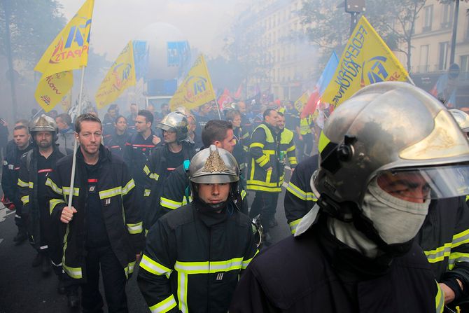 Pariz, protest vatrogasaca