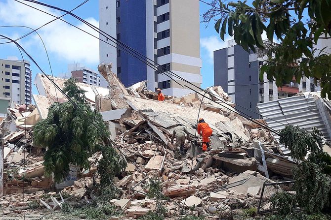 Brazil, Fortaleza, srusena zgrada