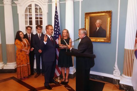 ambasador SAD u Beogradu Entoni Godfri
