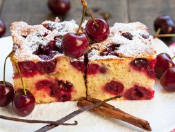Patišpan sa višnjama, kolač