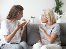 Snaja i svekrva, porodica