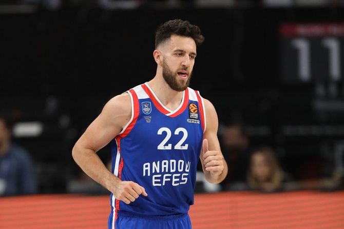 Vasilije Vasa Micić, Anadolu Efes