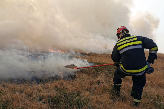 Vatrogasci, gašenje požara