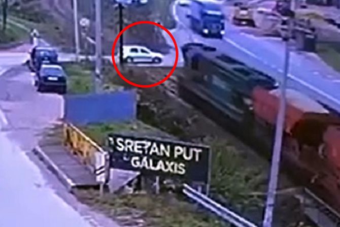 Sudar voza i automobila kod Dedića