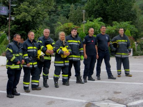 Ana IlIć, jedina žena vatrogasac u Nišu Ana IlIć, jedina žena vatrogasac u Nišu