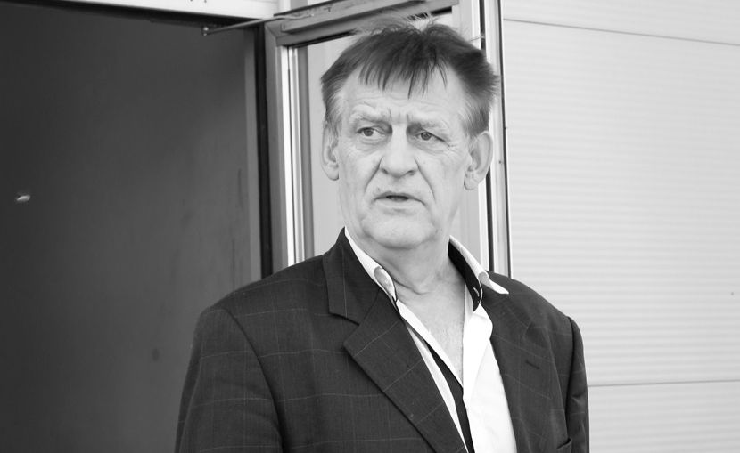 "Sedeli smo, smejali se... Onda je prestao da diše" Supruga slavnog glumca kroz suze: "Umro mi je na rukama"