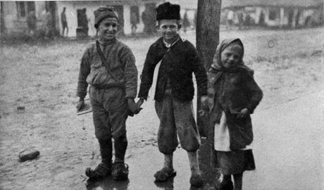 Deca čekaju očeve da se vrate sa Solunskog fronta