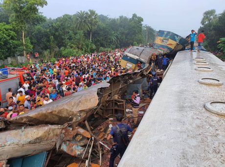 Bangladeš sudar vozovi