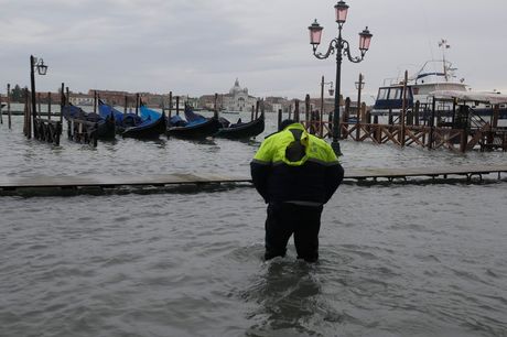 Venecija poplava poplavljena pod vodom Venecija poplava poplavljena pod vodom