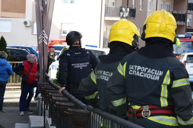 Muškarac preti pištoljem, Braće Jerković u Ulici vojvode Vlahovića, Talačka kriza