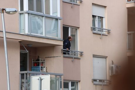 Muškarac preti pištoljem, Braće Jerković u Ulici vojvode Vlahovića, Talačka kriza Muškarac preti pištoljem, Braće Jerković u Ulici vojvode Vlahovića, Talačka kriza