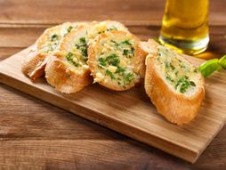 Pečeni hleb, brusketi