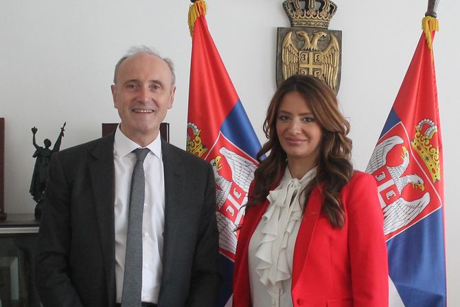 Nela Kuburović i Žan luj Falkoni Nela Kuburović i Žan luj Falkoni