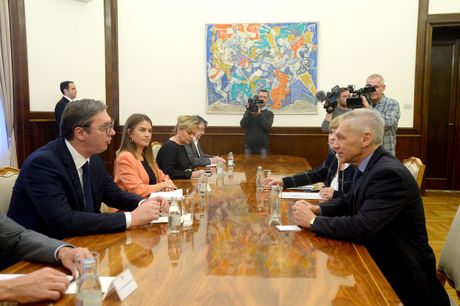 predsednik Srbije Aleksandar Vučić na sastanku sa ruskim ambasadorom