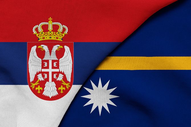 Zastave Srbije i Republike Nauru