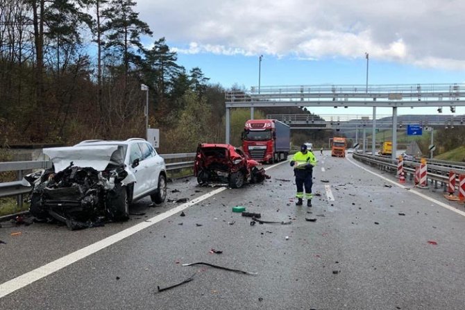 Švajcarska, saobraćajna nesreća, Ispred severnog ulaza u Tunel Becberg kod Efingena