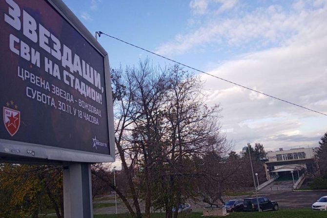 bilbord zvezde kod stadiona Partizana