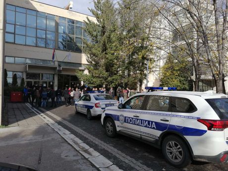 Nis ekonomski fakultet izbadanje nozem studenti Nis ekonomski fakultet izbadanje nozem studenti