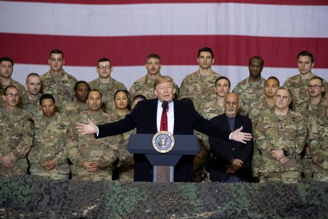 Donald Tramp Avganistan Dan zahvalnosti