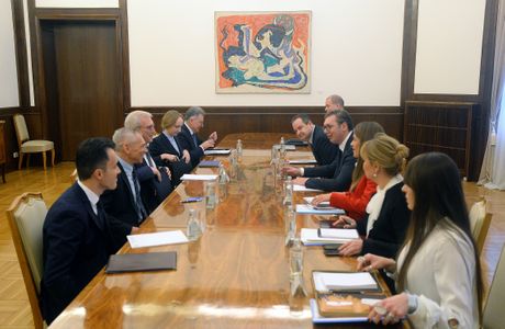 Predsednik Srbije Aleksandar Vučić na sastanku sa zamenikom ministra spoljnih poslova Rusije Aleksandrom Gruškom