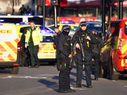 London, pucnjava na mostu