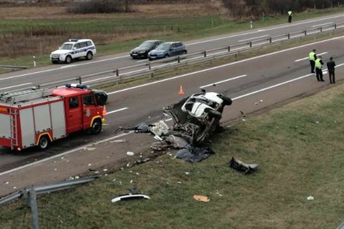 Udes autoput Beograd Nis kombi kamion kod sela Gornja Trnava, Draževac